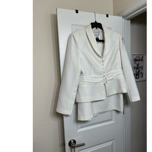 SAGHABOR Ivory skirt suit with pearl buttons Size 14